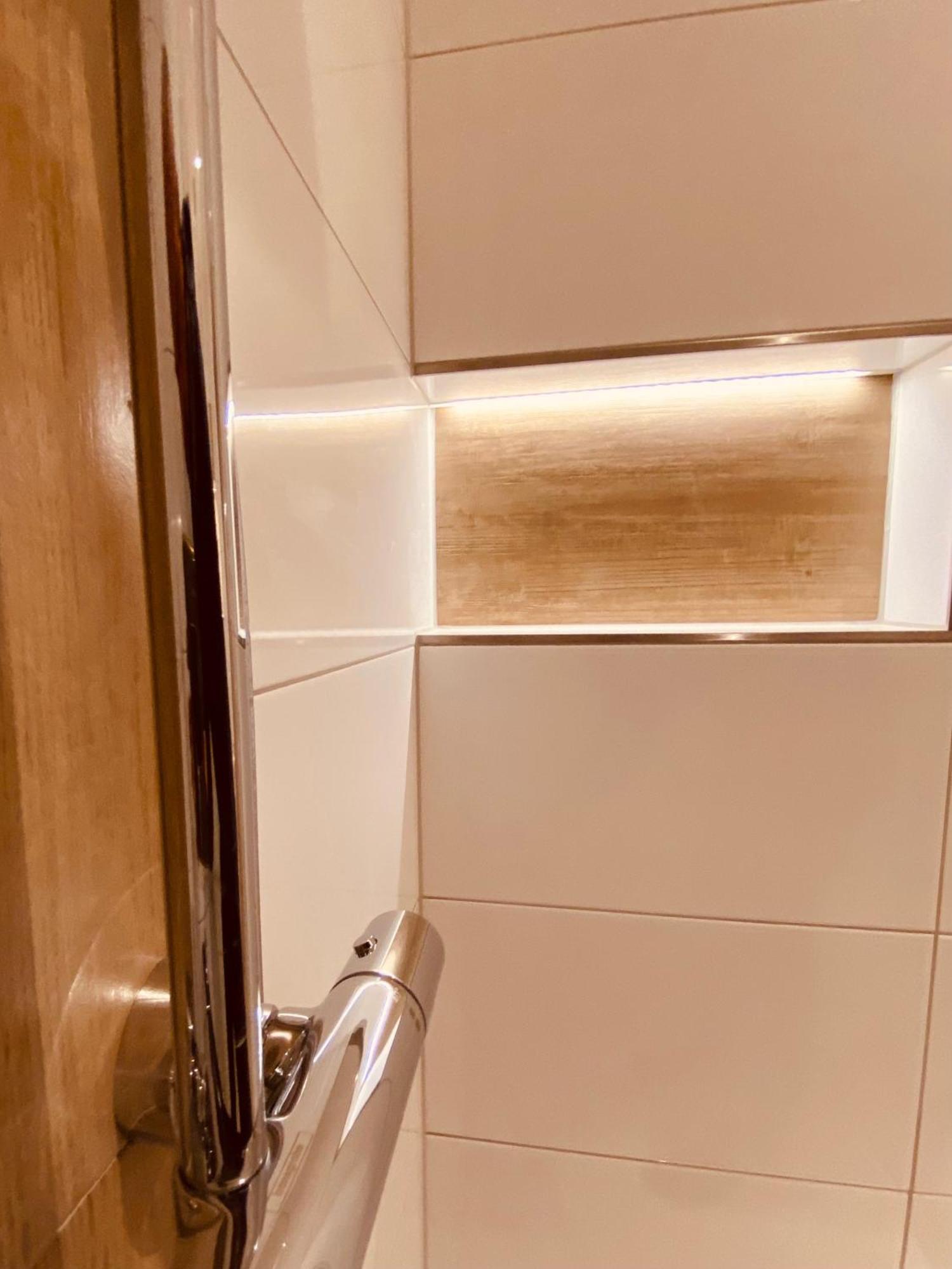 Hochwertige Ferienwohnung Mit 7Qm Balkon, Netflix, Kaffeeautomat, Rainshower Bad Zwickau Exteriör bild