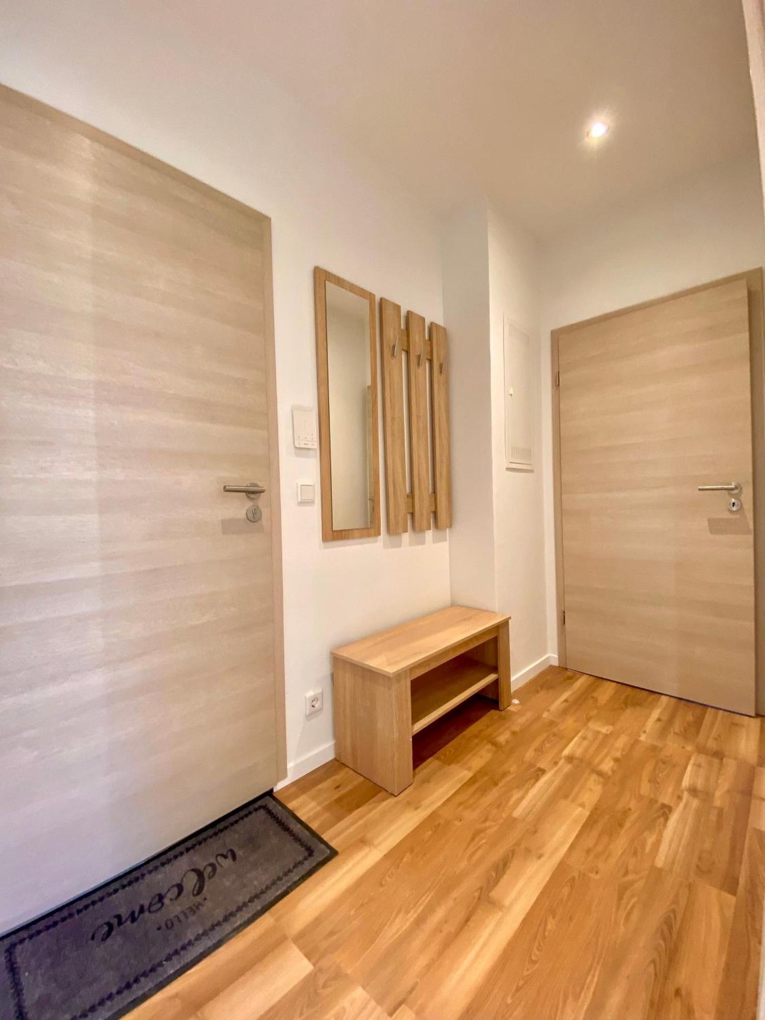 Hochwertige Ferienwohnung Mit 7Qm Balkon, Netflix, Kaffeeautomat, Rainshower Bad Zwickau Exteriör bild