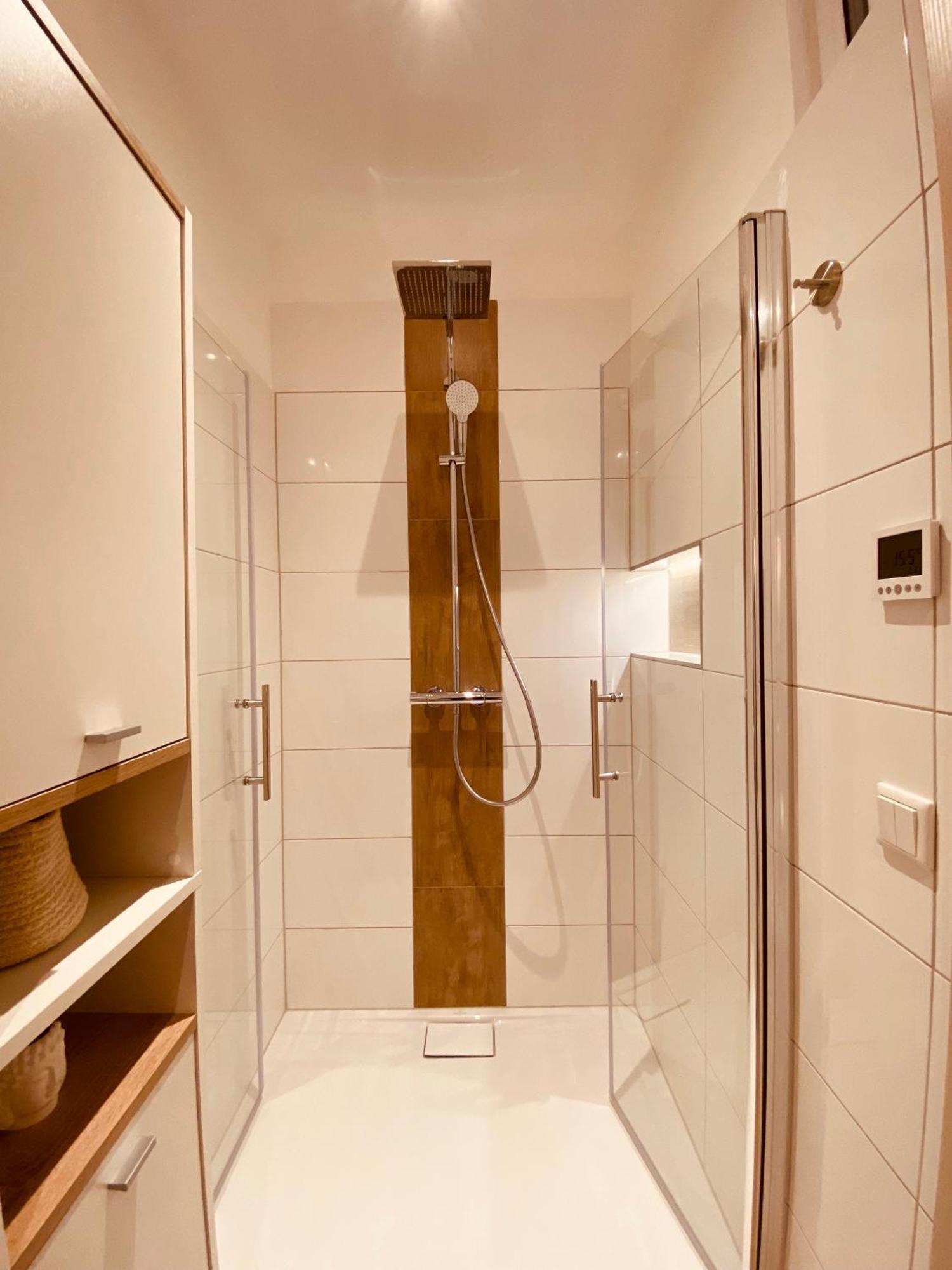 Hochwertige Ferienwohnung Mit 7Qm Balkon, Netflix, Kaffeeautomat, Rainshower Bad Zwickau Exteriör bild