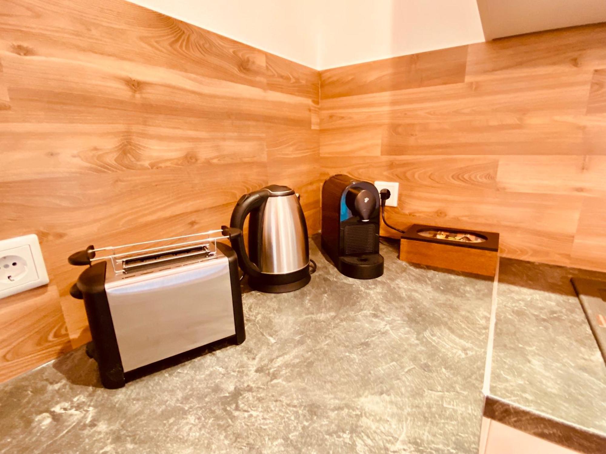 Hochwertige Ferienwohnung Mit 7Qm Balkon, Netflix, Kaffeeautomat, Rainshower Bad Zwickau Exteriör bild