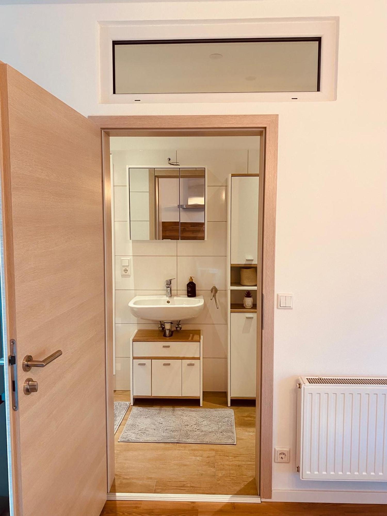 Hochwertige Ferienwohnung Mit 7Qm Balkon, Netflix, Kaffeeautomat, Rainshower Bad Zwickau Exteriör bild